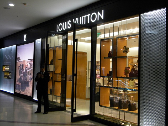 CEO de Louis Vuitton encabeza apertura de 1ra tienda en RD. - Almuerzo de NegociosAlmuerzo de ...