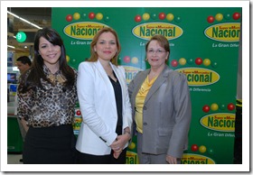 Foto 5 - Elaine Nivar, Liliam León y Vicky Malla